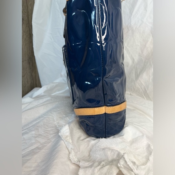 COACH Peyton Embossed Signature Logo Patent Leather Navy Tote Bag - Picture 8 of 15